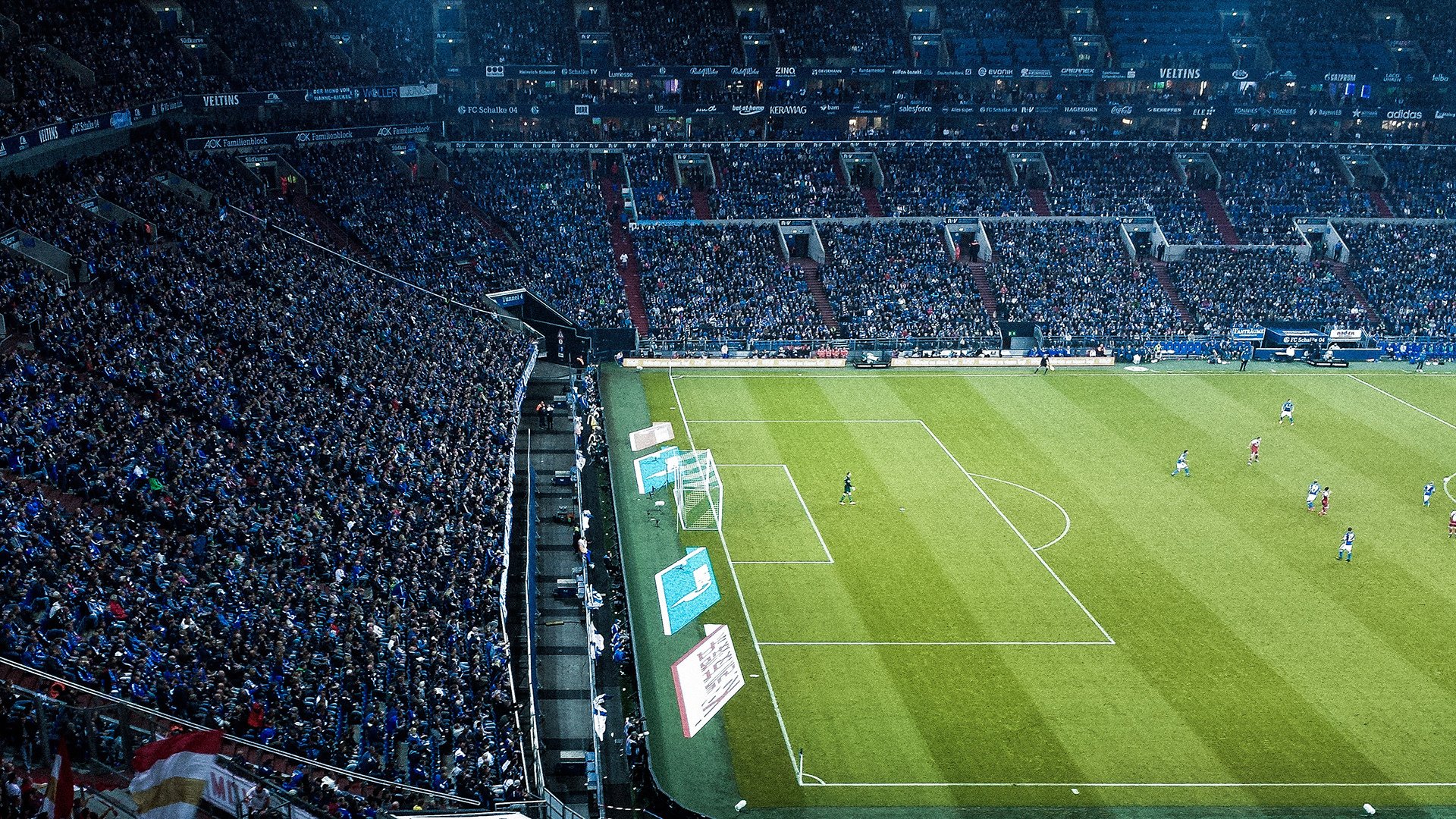 开云注册网址-产业资本蜂拥而入，推动电竞从单一比赛向多元生态转变，电竞产业模式