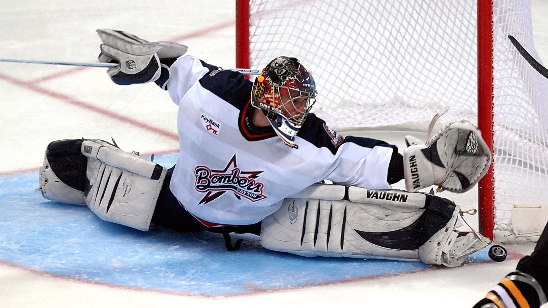 开云APP-场上战术：不同球队的打法对抗分析，球队战术怎么设置